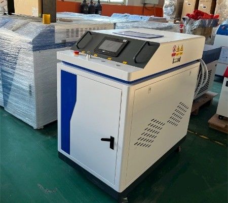 Καθαρός τρόπος Μη αγγίξιμος μηχανισμός καθαρισμού με λέιζερ ινών για την αφαίρεση χρώματος επιφάνειας σκουριάς μετάλλου σε τρόφιμα και ποτά από την GONXONG LASER