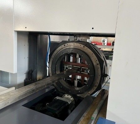 GONXING 3d Auto Focus Pipe Tube Steel Metal Laser Cutting CNC Machine με YYC-Taiwan Gear Rack Κόψιμο πάχους 20 mm
