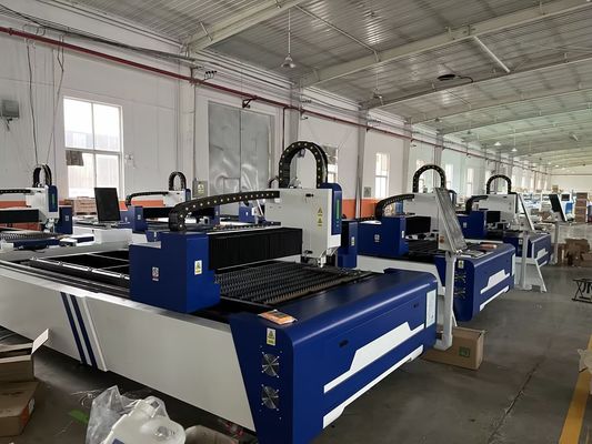 Μεγάλη ακρίβεια 4 άξονες Διαμόρφωση 1kw 2kw 3kw 4kw 6kw Μηχανή κοπής λέιζερ ινών για ανοξείδωτο χάλυβα και χάλυβα άνθρακα