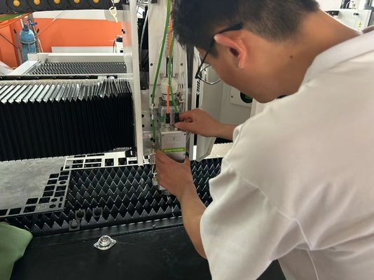 Λογισμικό ελέγχου CYPCUT Χρησιμοποιούμενη μηχανή κοπής λέιζερ από ανοξείδωτο χάλυβα για καταστήματα δομικών υλικών και κινητήρας Delta servo