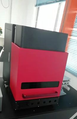 MAX Laser Source 3D Enclosed Type CNC Marking Engraving Cutting Machine για χρυσά αργυρά μέταλλα σε περιοχή σήμανσης 110*110mm