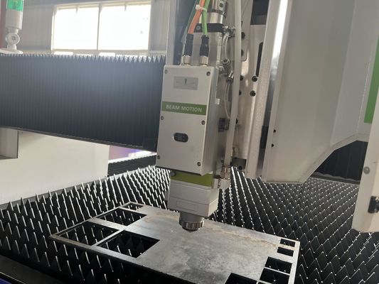 Μηχανή κοπής λέιζερ MAX/RAYCUS/IPG 1500x3000mm με λογισμικό ελέγχου CYPCUT και βαλβίδα μείωσης πίεσης SMC-Japan